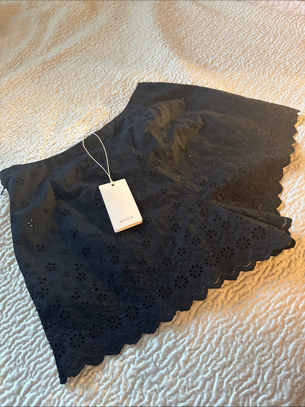 Doen Abre Black Floral Eyelet Cotton Shorts - Size 8